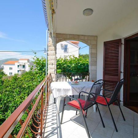 Hella Apartments Трогир Екстериор снимка
