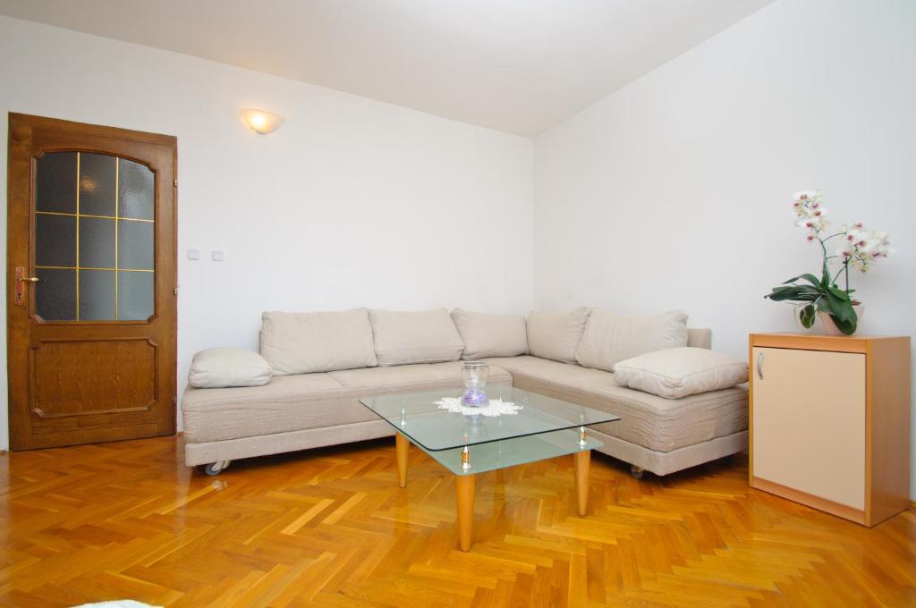 Hella Apartments Трогир Екстериор снимка