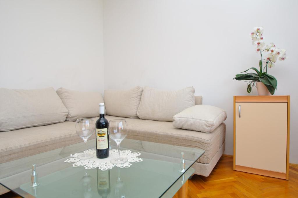 Hella Apartments Трогир Екстериор снимка