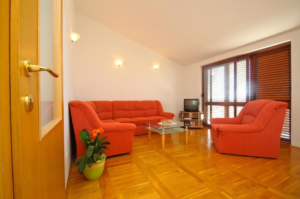 Hella Apartments Трогир Екстериор снимка